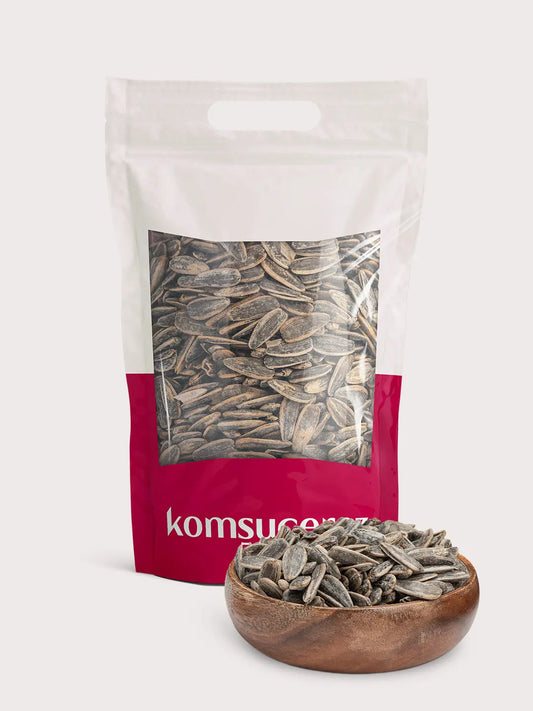 komşuçerez Tuzlu Siyah Ay Çekirdeği Paket